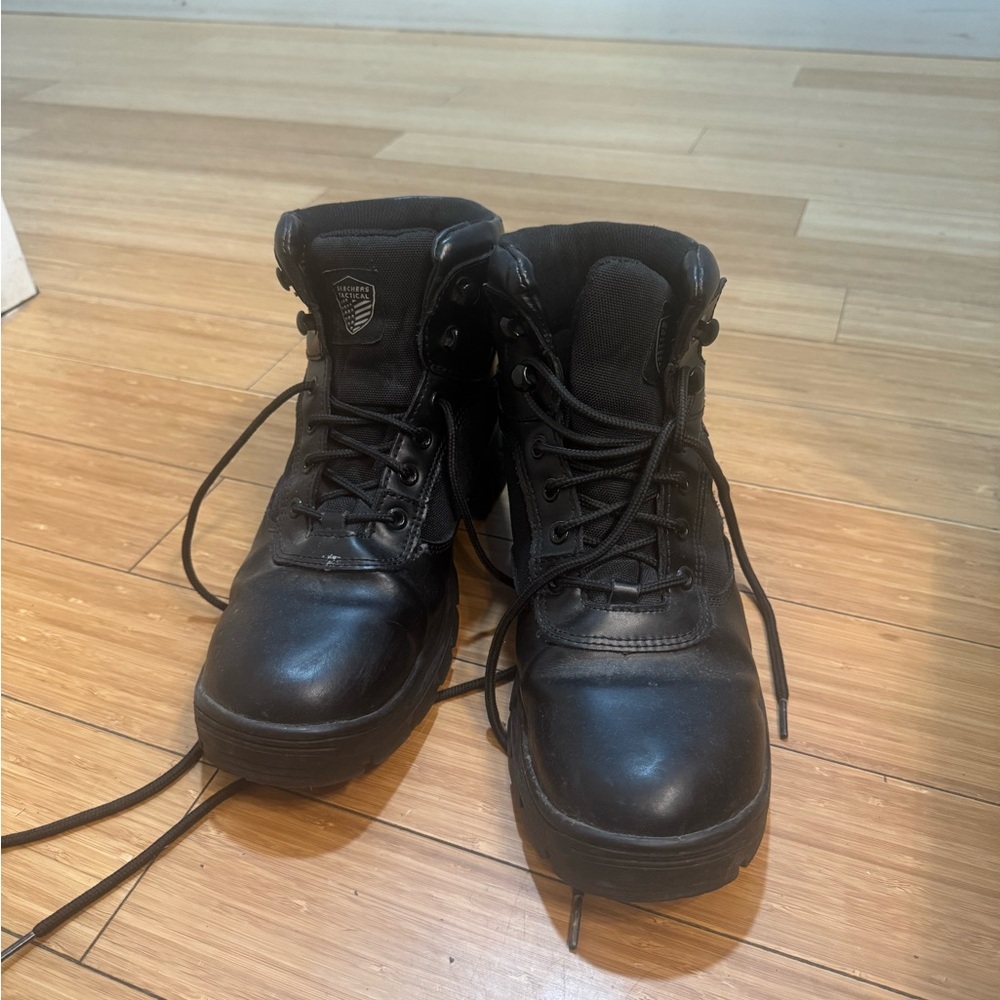 Sketchers Work Boots Men’s size 9